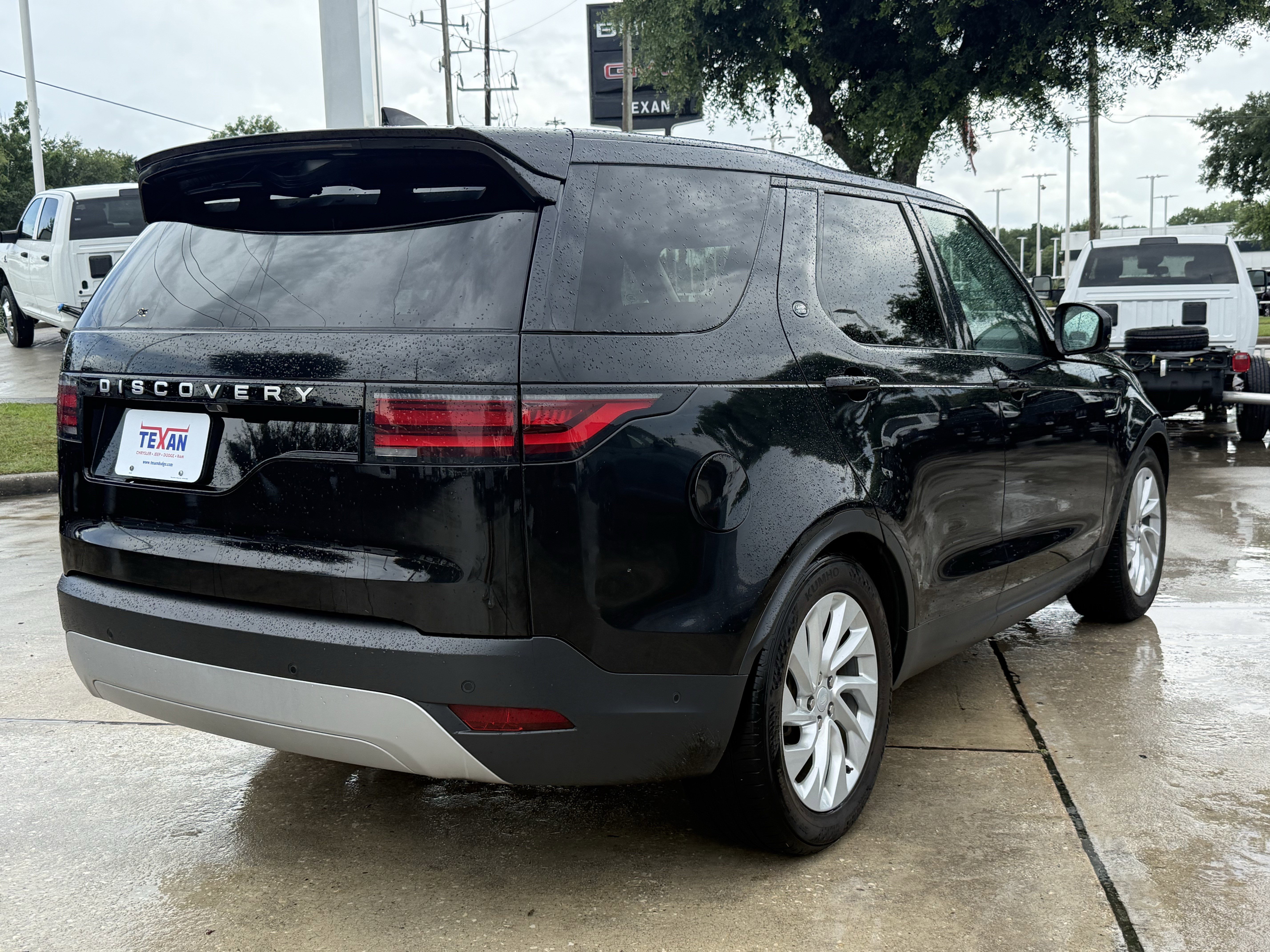 Used 2024 Black Land Rover S image 4