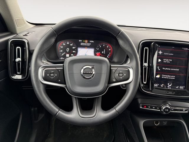 Used 2020 Black Volvo Momentum image 13