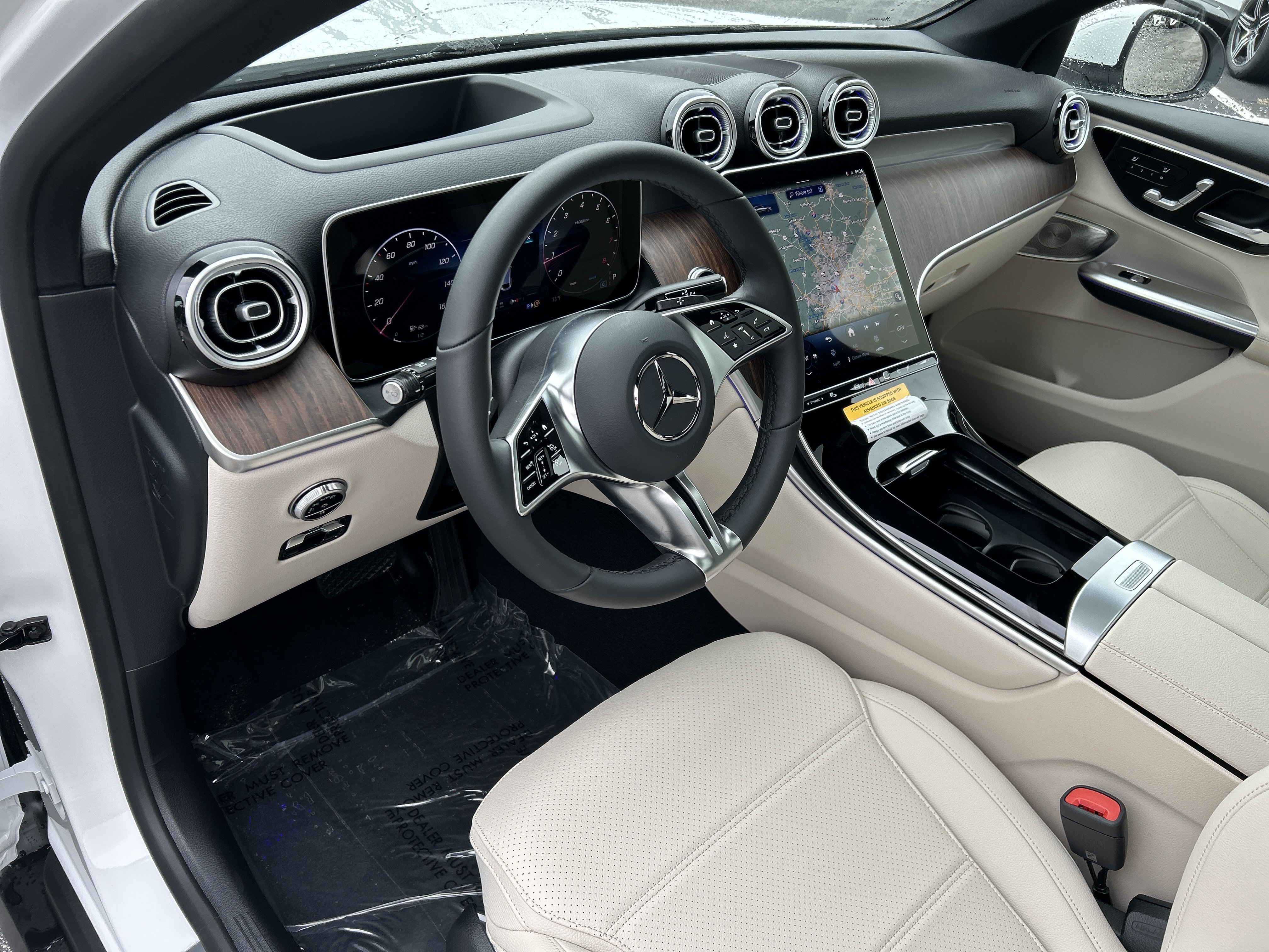 New 2026 MANUFAKTUR Moonlight White Metallic Mercedes-Benz GLC 300 4MATIC® Coupe image 19