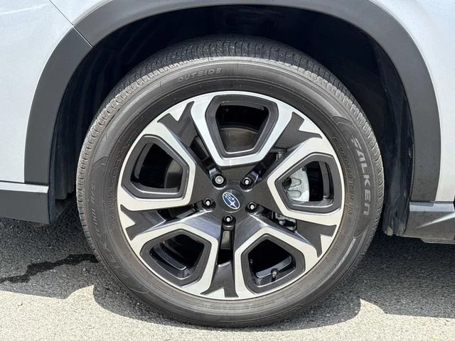 Used 2023 Silver Subaru Limited image 12