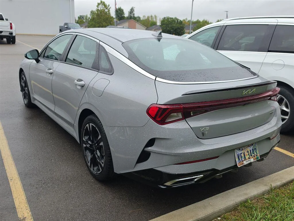 Used 2024 Wolf Gray Kia GT-Line image 4