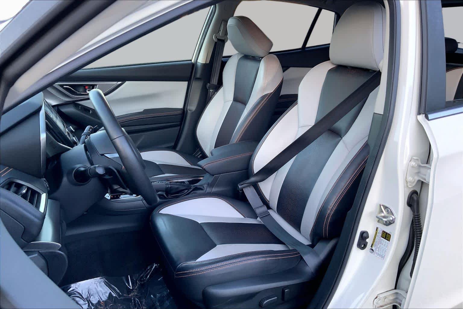 Used 2022 Crystal White Pearl Subaru Limited image 8