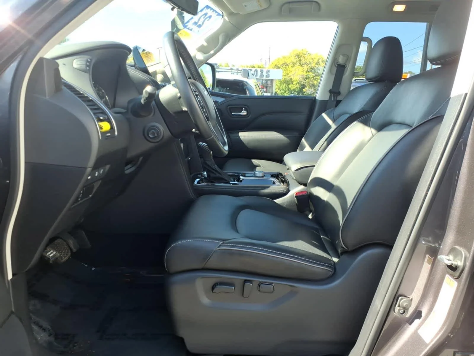 Certified Used 2022 Anthracite Gray INFINITI LUXE image 11