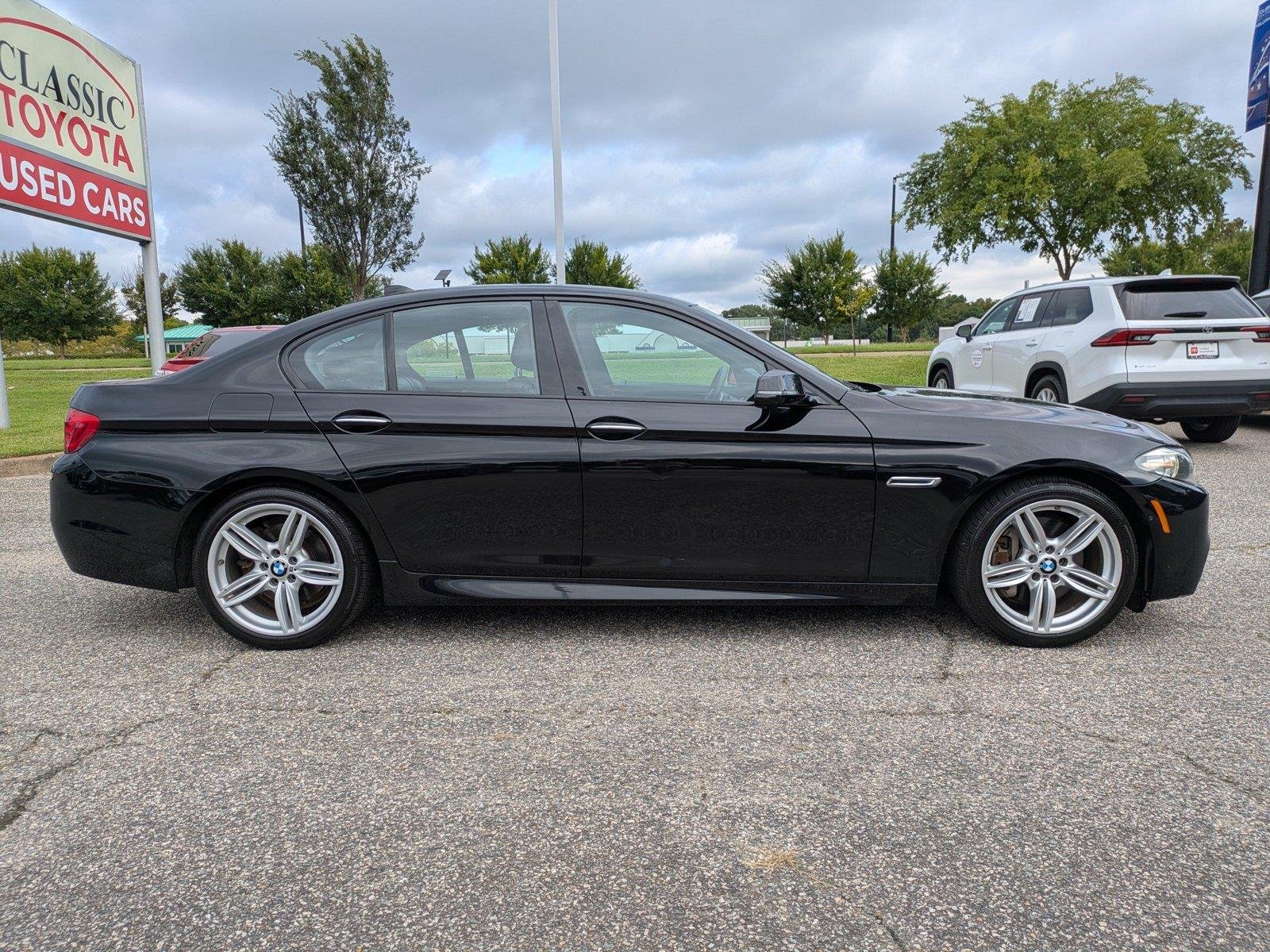 Used 2015  BMW 535i xDrive image 3