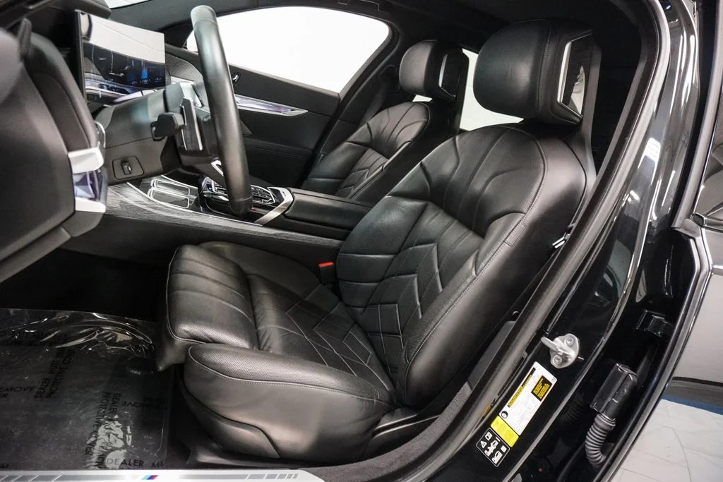 Used 2023 Black BMW 760i xDrive image 6