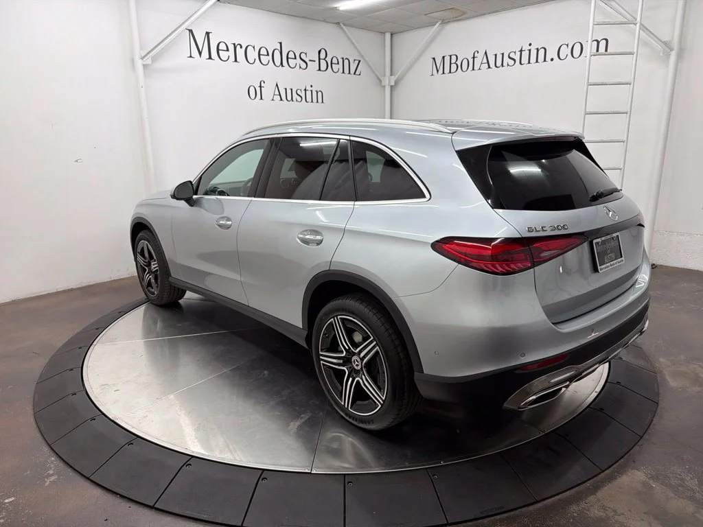 New 2027 Silver Mercedes-Benz GLC 300 image 5