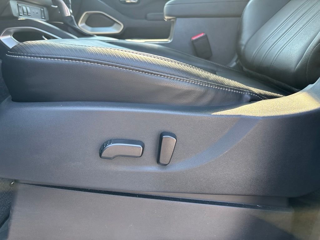 Used 2024 Green Nissan SL image 19