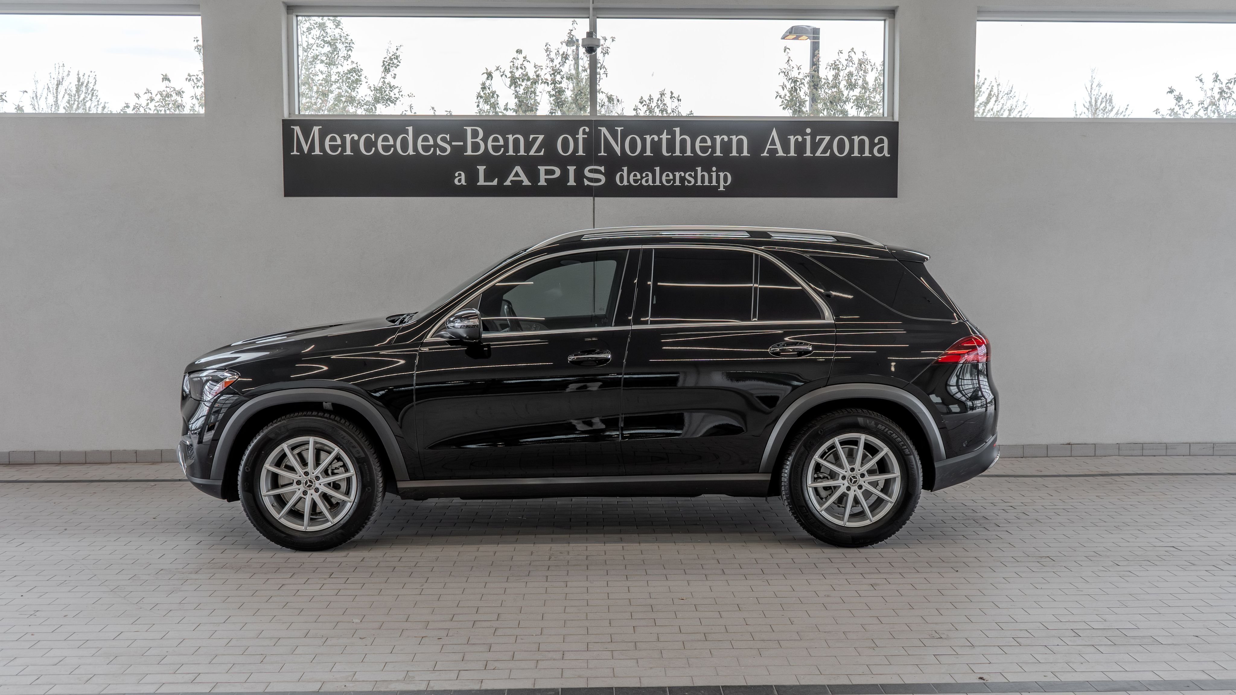 Certified Used 2024 Black Mercedes-Benz GLE 350 image 2