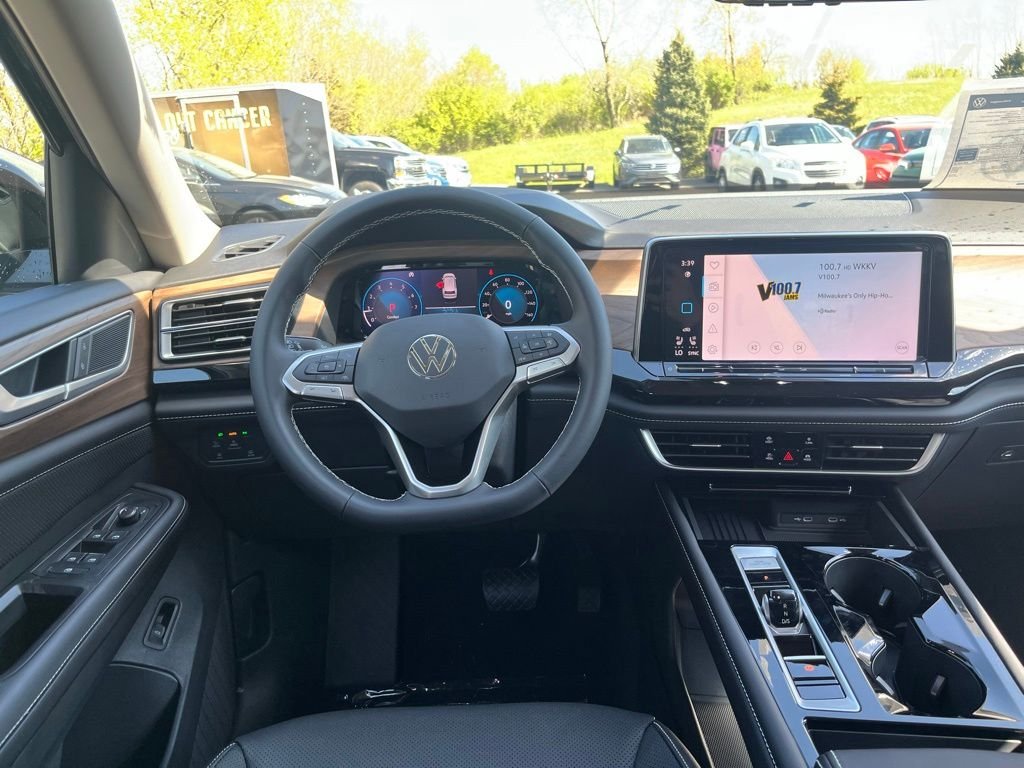 New 2026 Black Volkswagen 2.0T SE w/Technology image 15