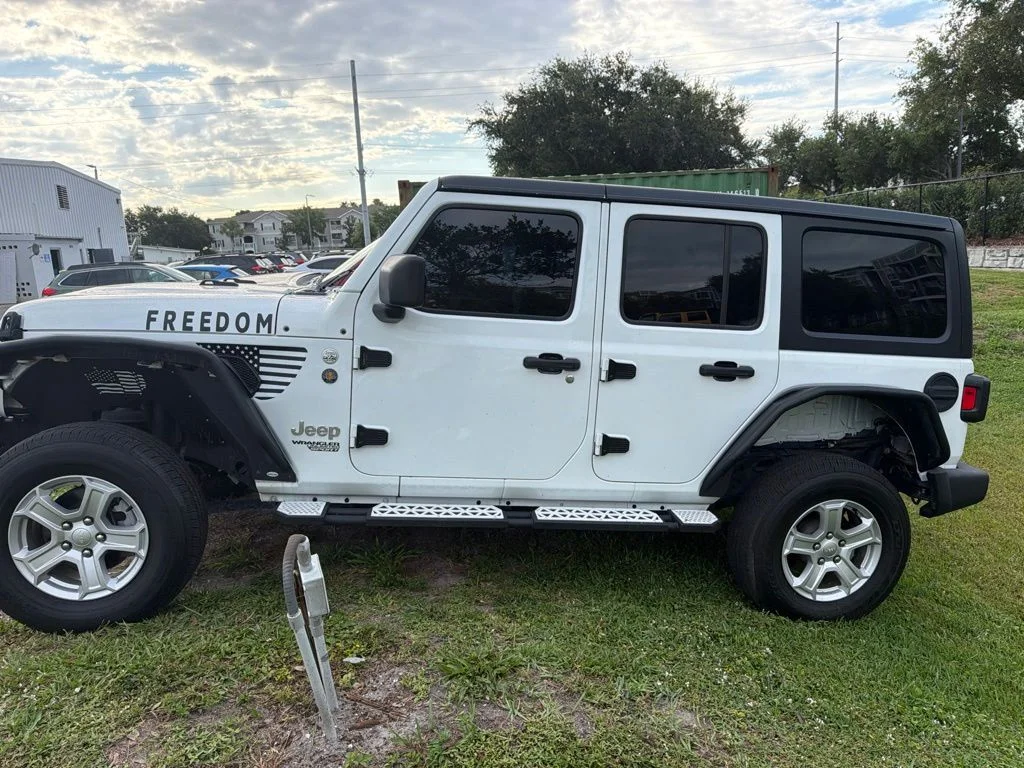 Used 2019 White Jeep Unlimited Sport S image 6