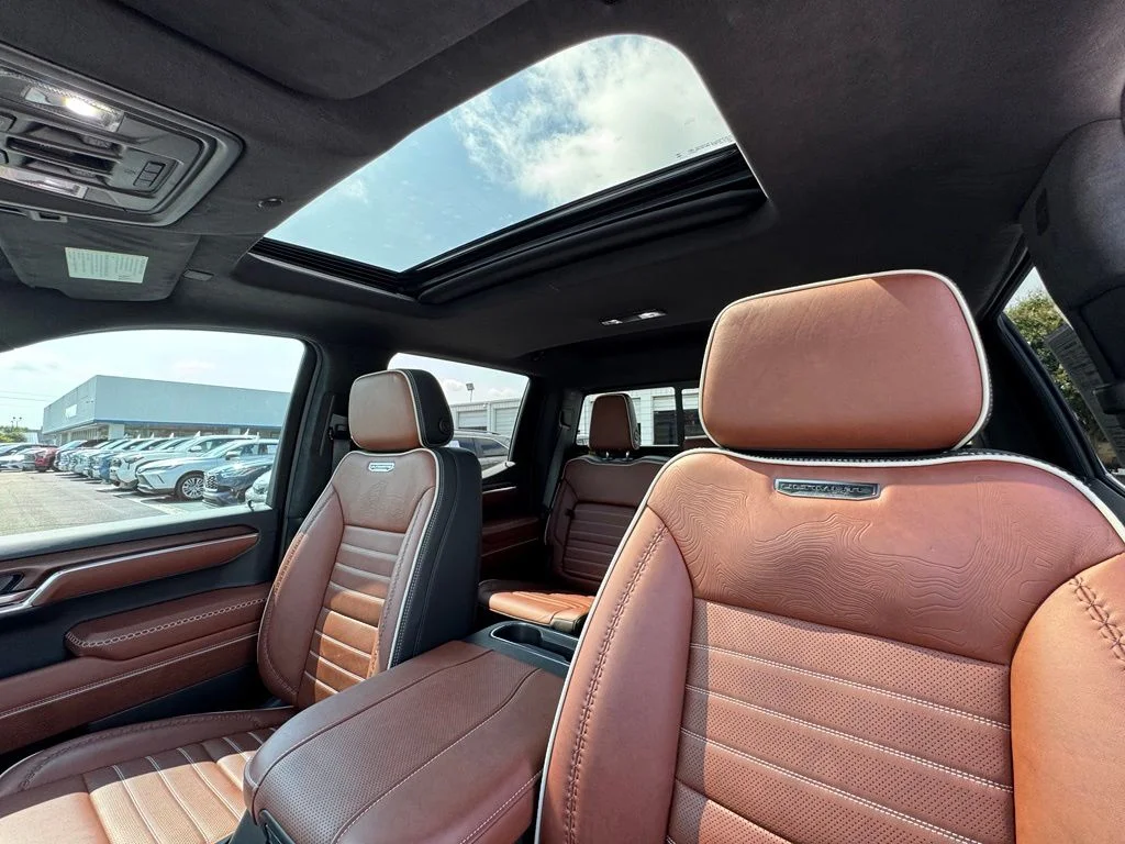 Used 2025 Silver GMC Denali Ultimate image 17