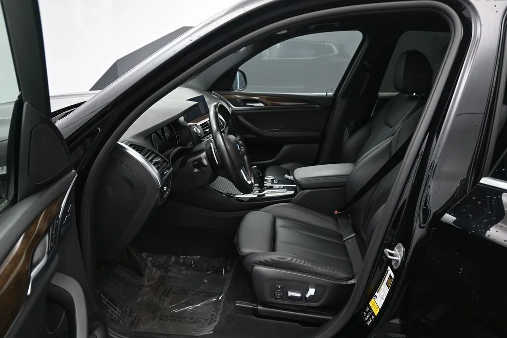 Used 2021 Black BMW xDrive30i image 13