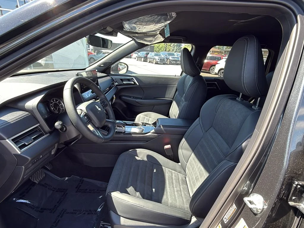New 2026 Graphite Gray Mitsubishi LE 1.5T S-AWC image 11