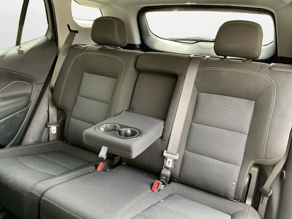 Used 2023 White GMC SLE image 9