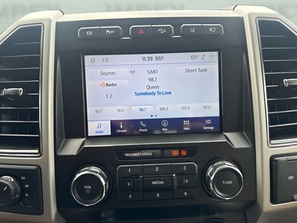 Used 2020 White Ford Lariat image 13