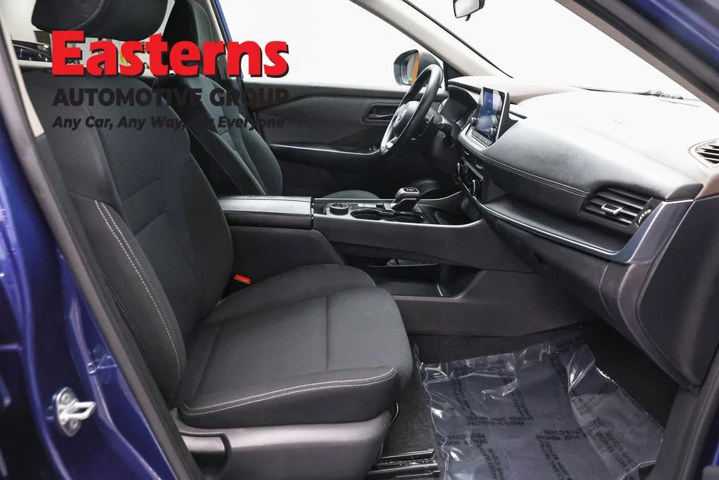 Used 2023 Blue Nissan S image 25