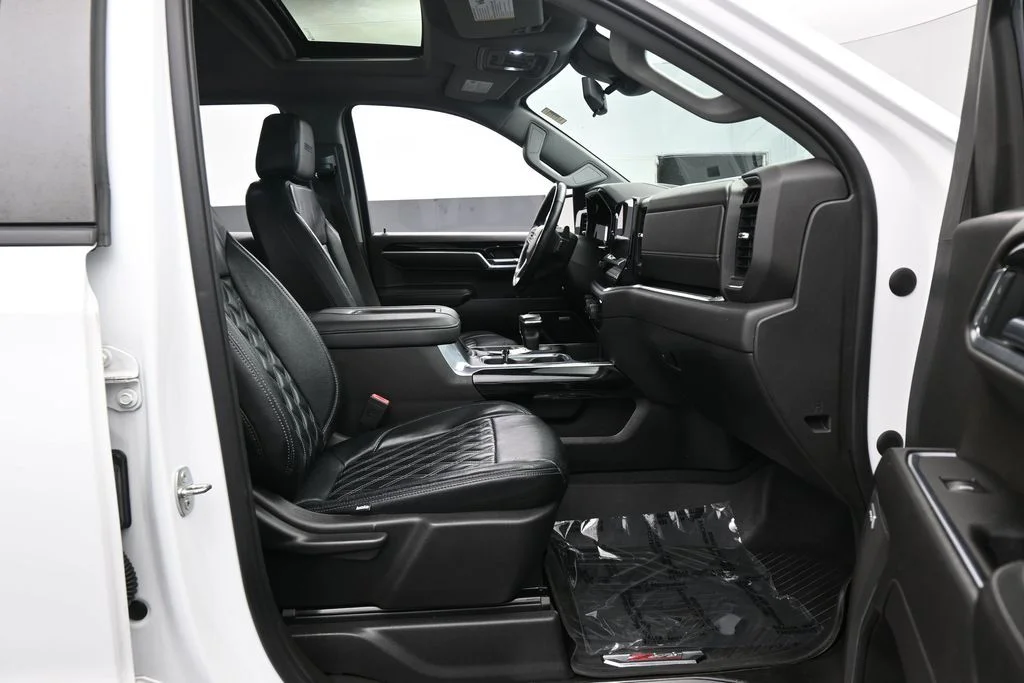 Used 2022 Summit White Chevrolet RST image 48