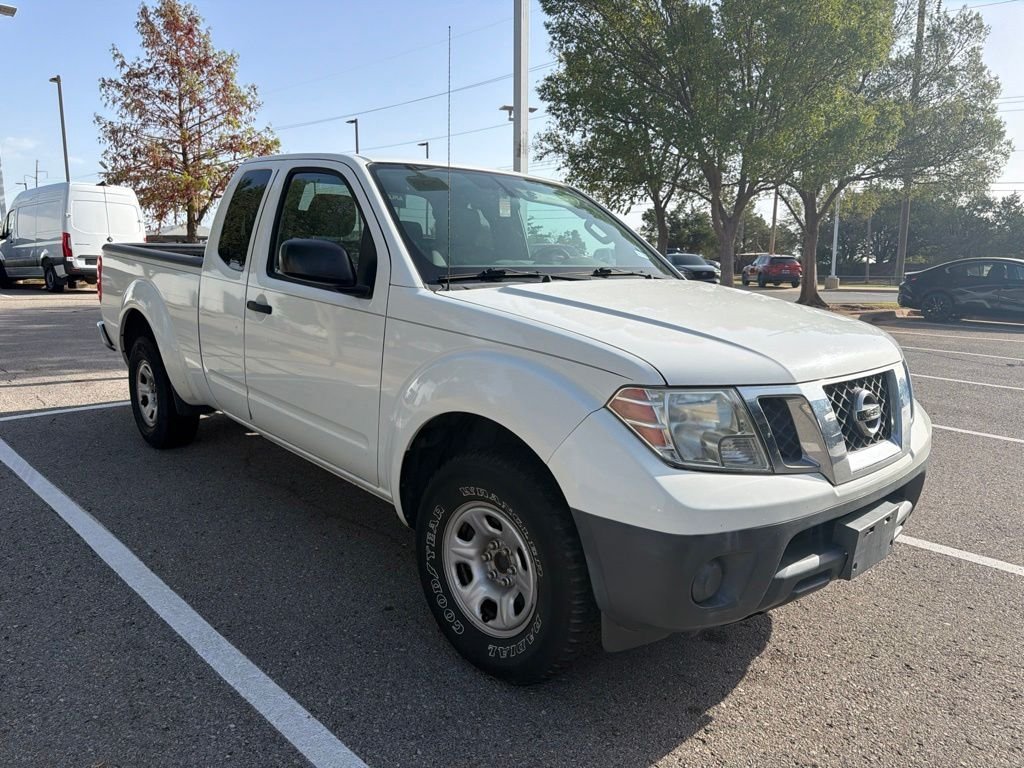 Used 2015 White Nissan S image 3