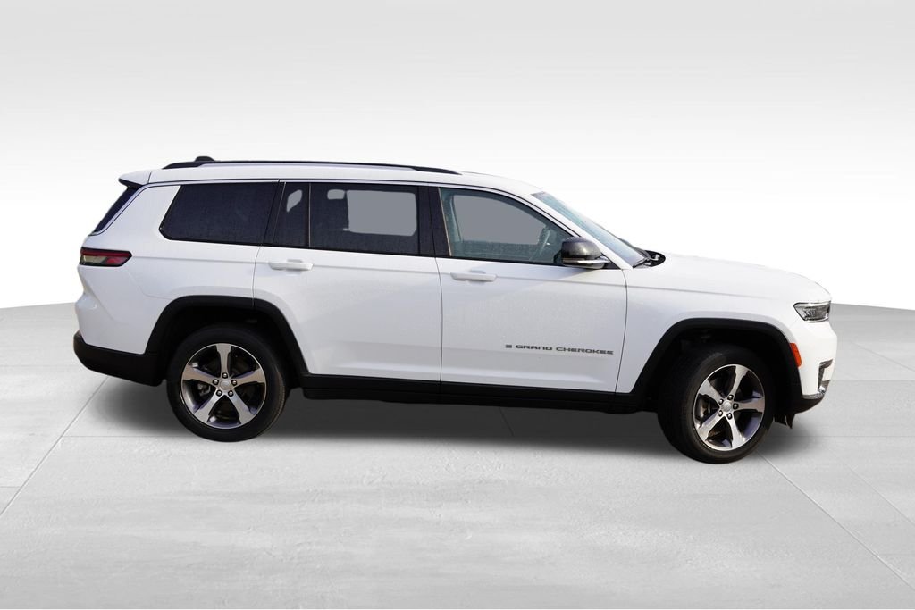 Used 2023 Bright White Clearcoat Jeep Limited image 4