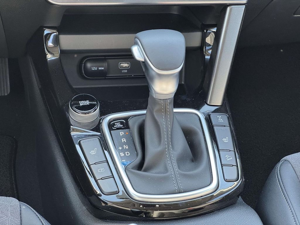 Used 2026 White Kia S image 21