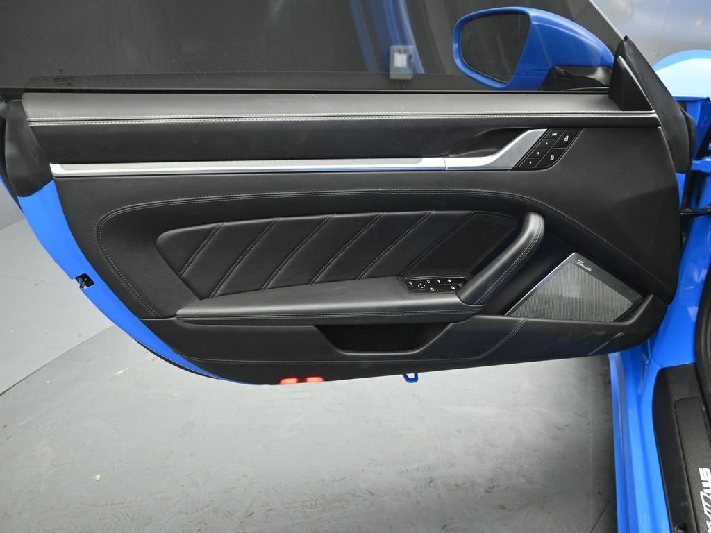 2022 PORSCHE 911 - Image 19