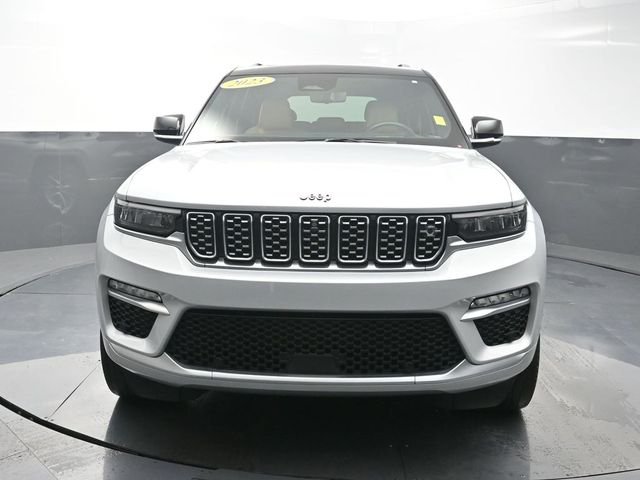 Used 2023 Silver Jeep Summit image 2