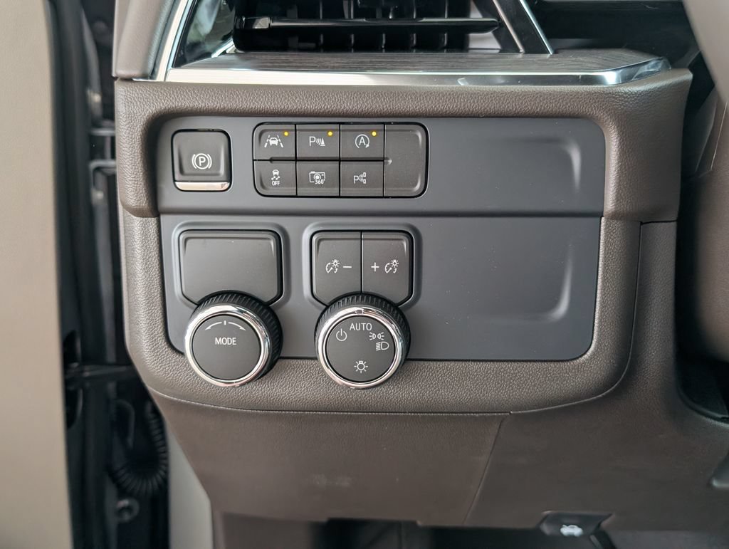 2026 Chevrolet Suburban LT - Photo 16