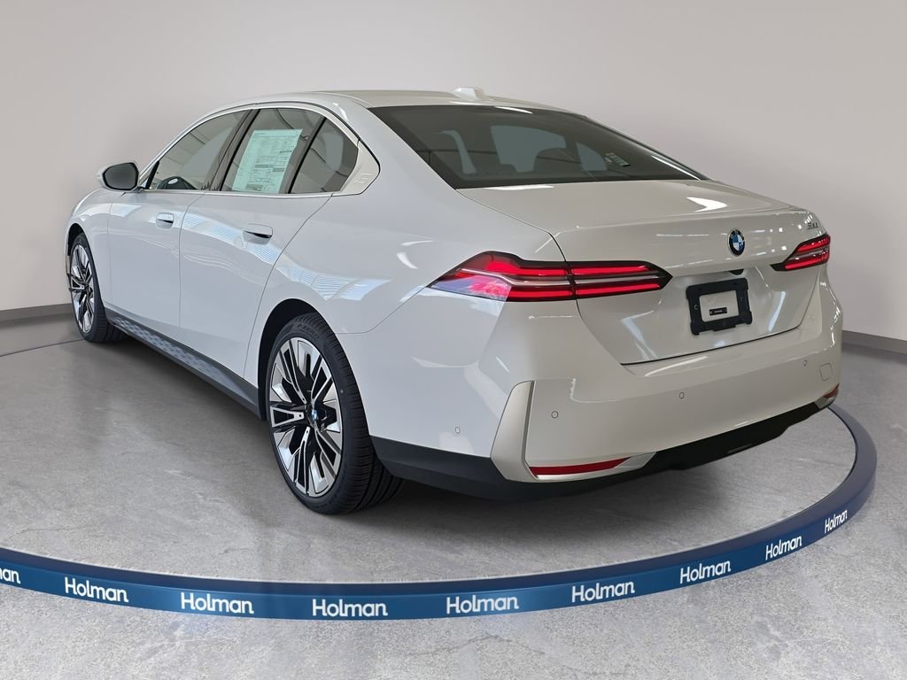 New 2026 Alpine White BMW 530i image 7