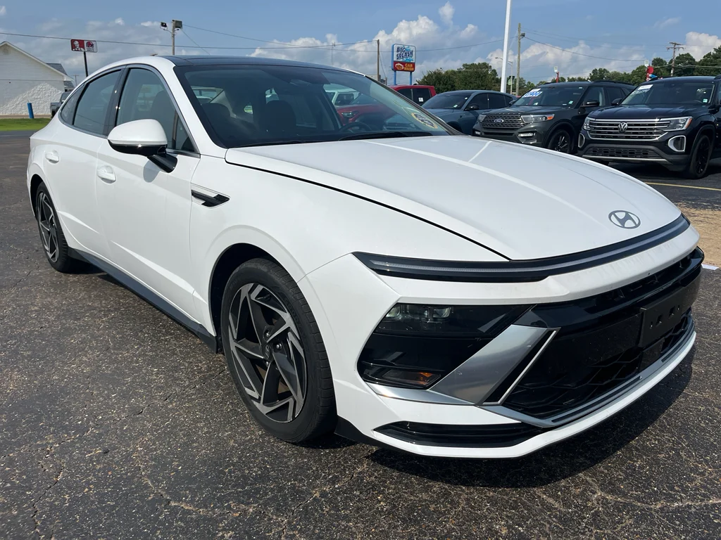 Used 2025 Serenity White Hyundai SEL Convenience image 3