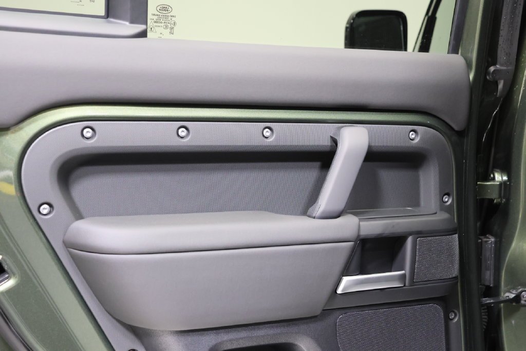 New 2026 Woolstone Green LAND ROVER S image 33