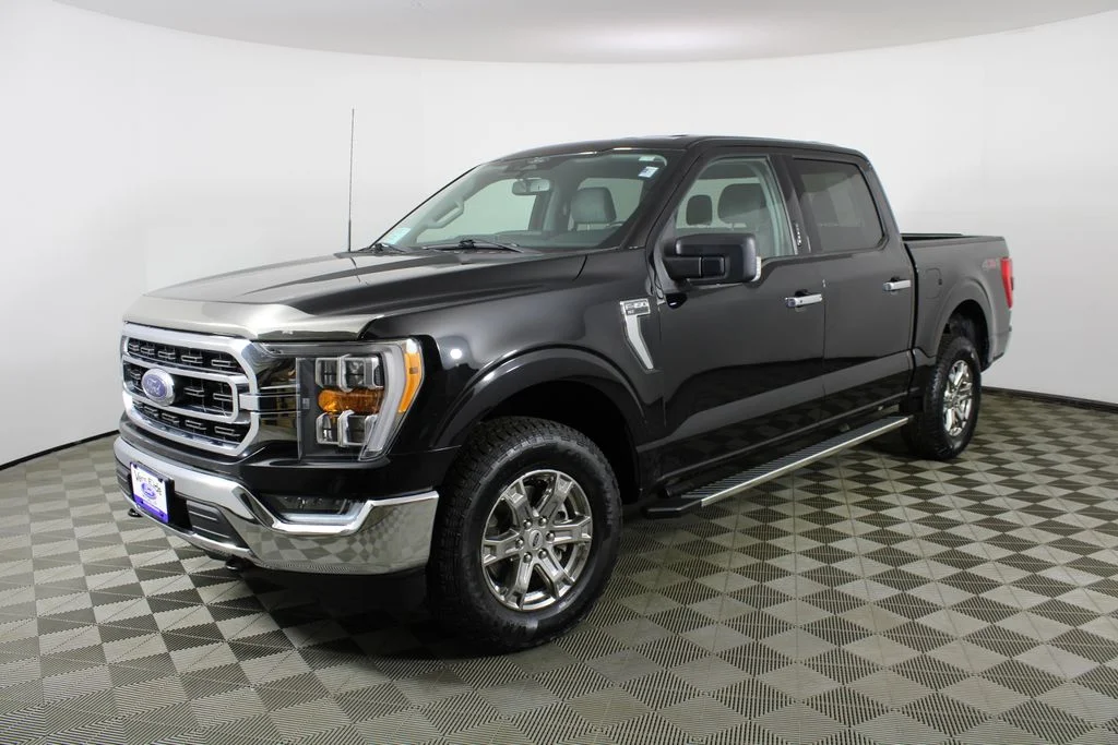 Used 2022 Black Metallic Ford XLT image 3