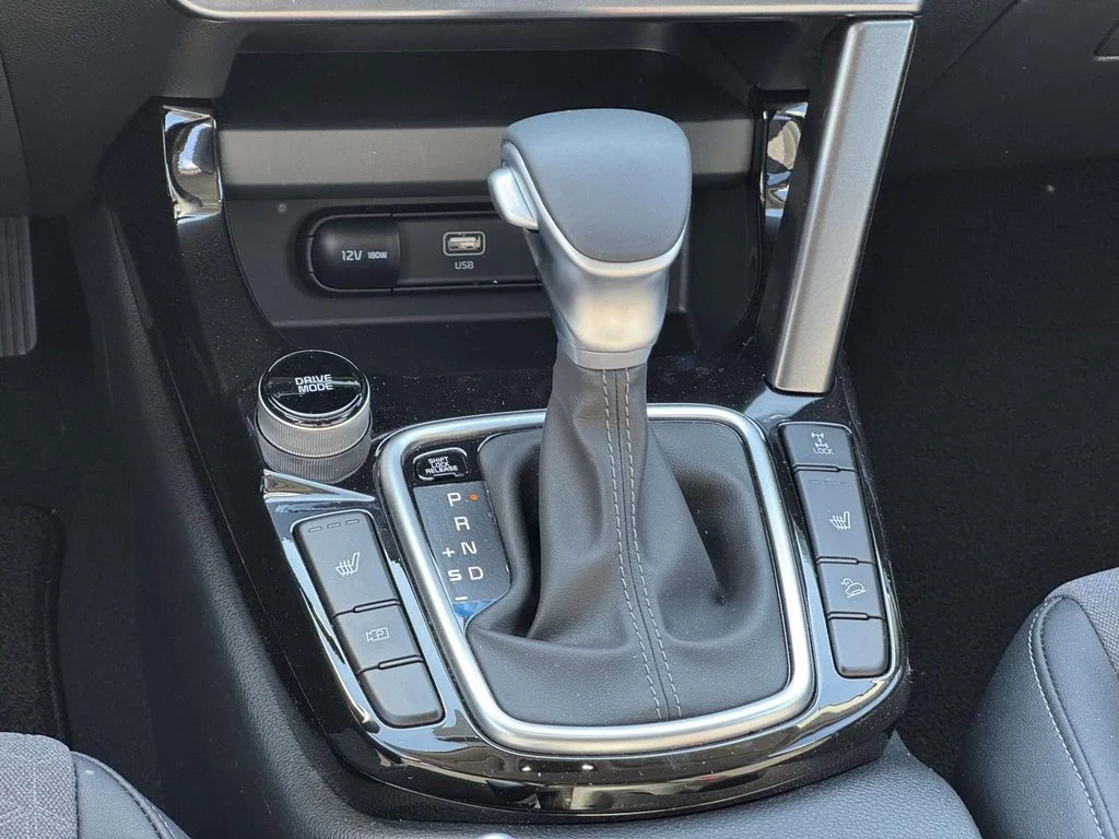 Used 2026 White Kia S image 21