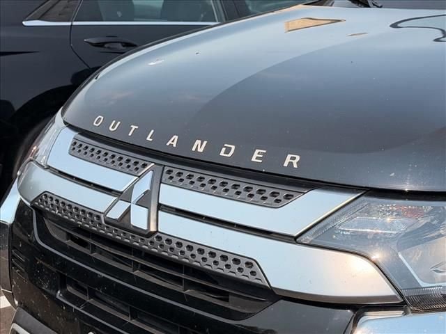 Used 2020 Black Mitsubishi ES image 19