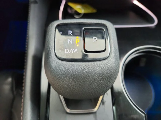 Used 2021 White Nissan Platinum image 27
