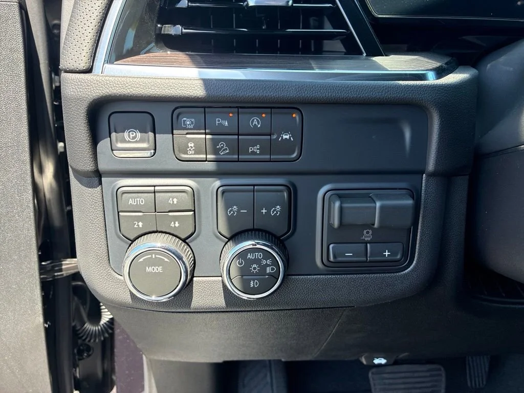 2026 Chevrolet Tahoe Premier - Photo 13