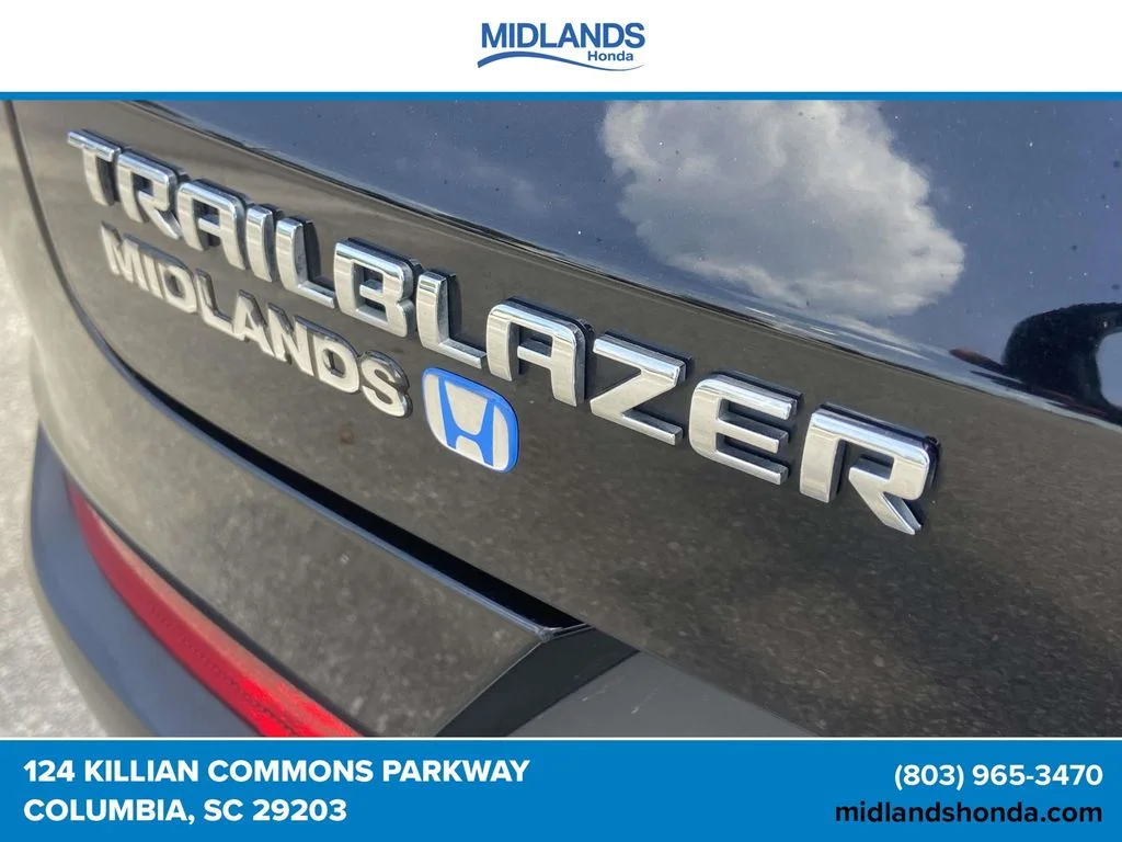 Used 2025 Black Metallic Chevrolet LT image 9