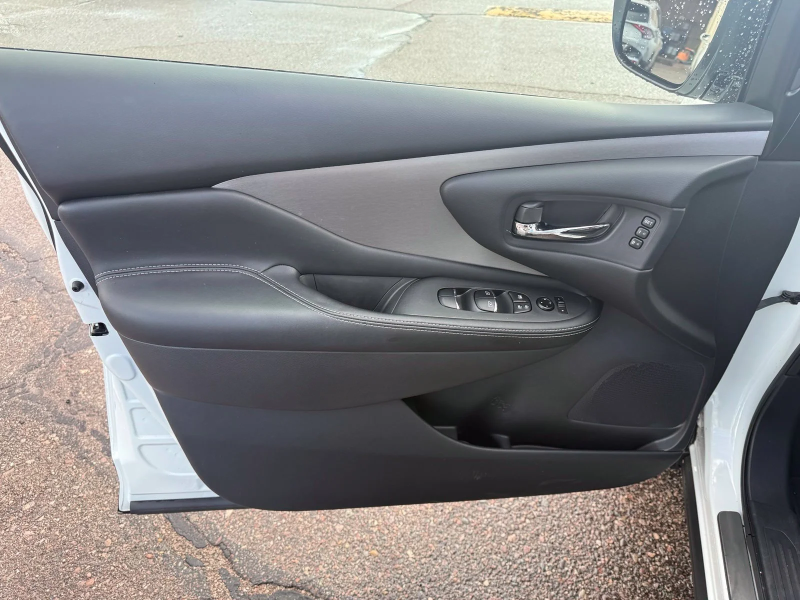 Used 2024 Pearl White Tricoat Nissan SL image 14