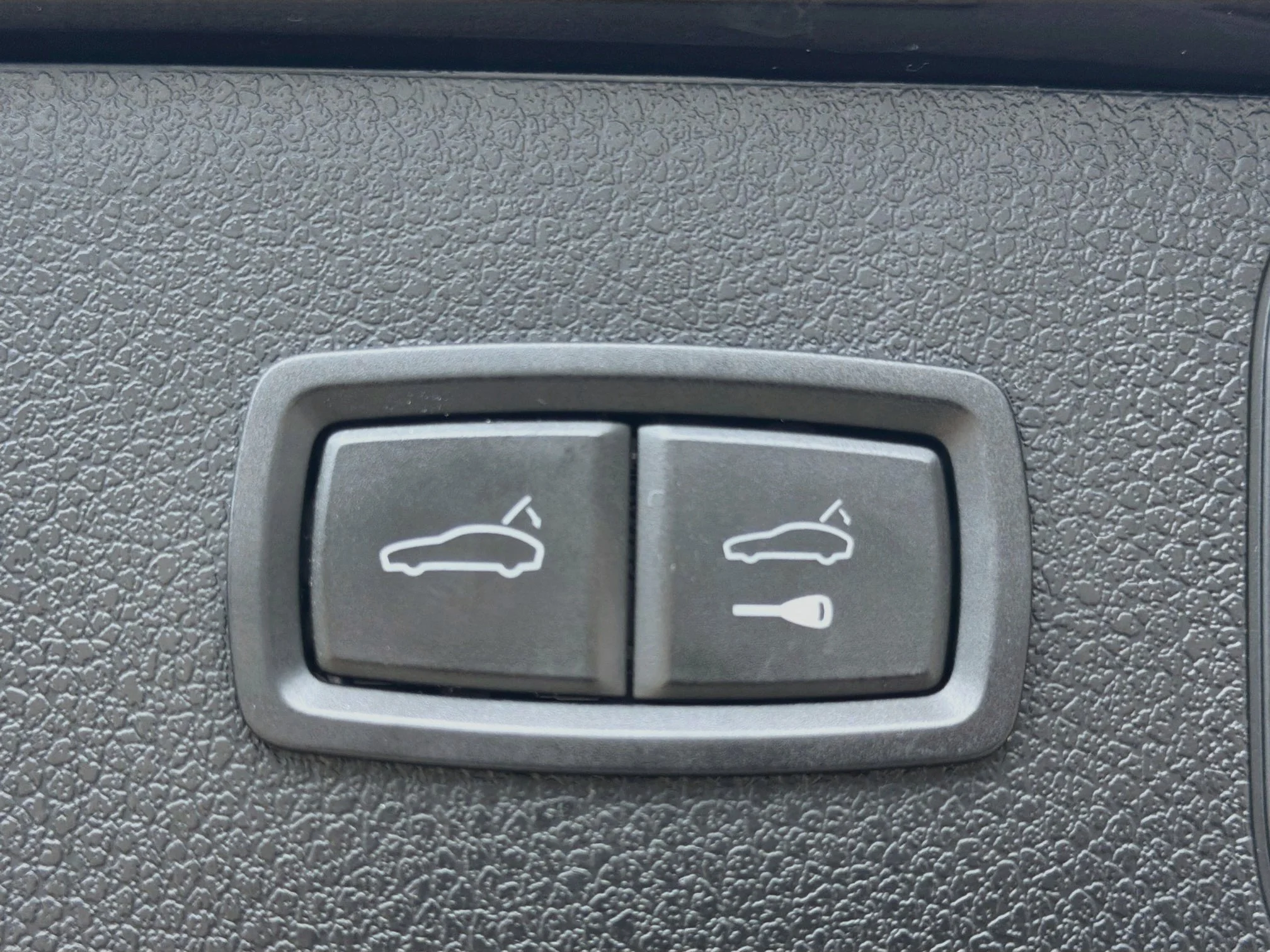 Used 2018 Mahogany Metallic Porsche S image 12