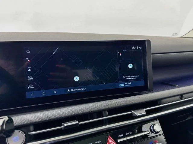 Used 2025 Red Hyundai SEL Convenience image 13