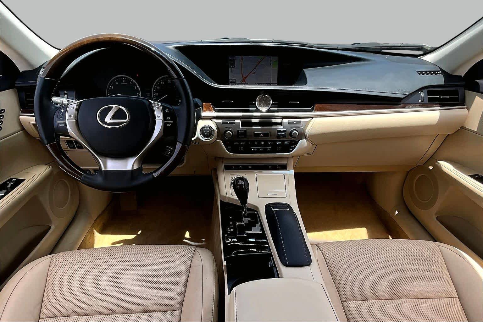 Used 2014 Obsidian Lexus  image 13