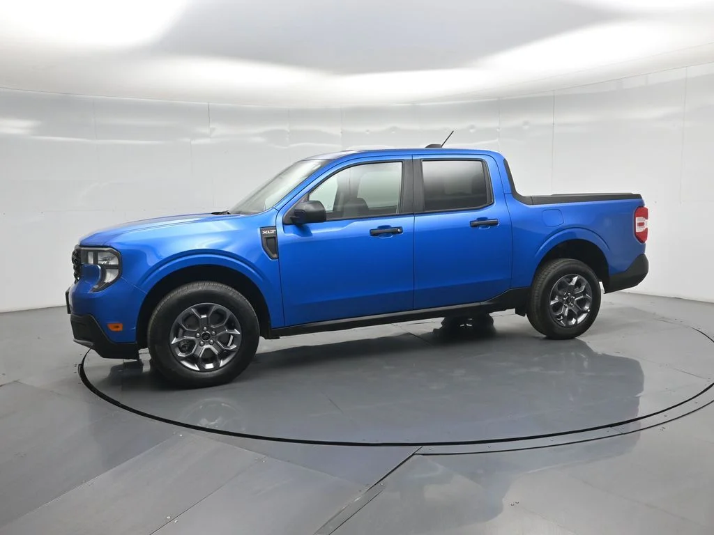 Certified Used 2026 Blue Ford XLT image 27