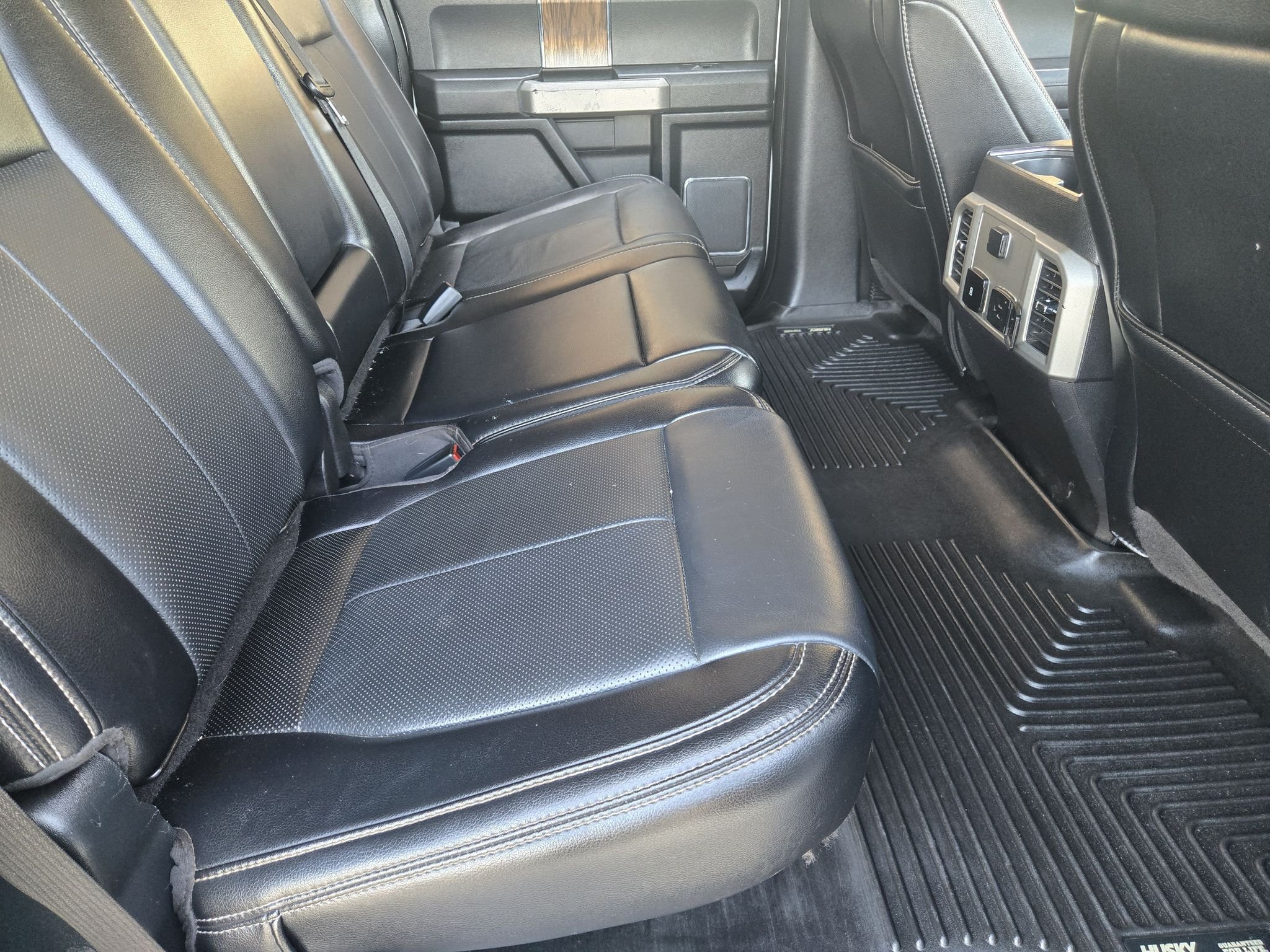 Used 2020 Oxford White Ford LARIAT image 32
