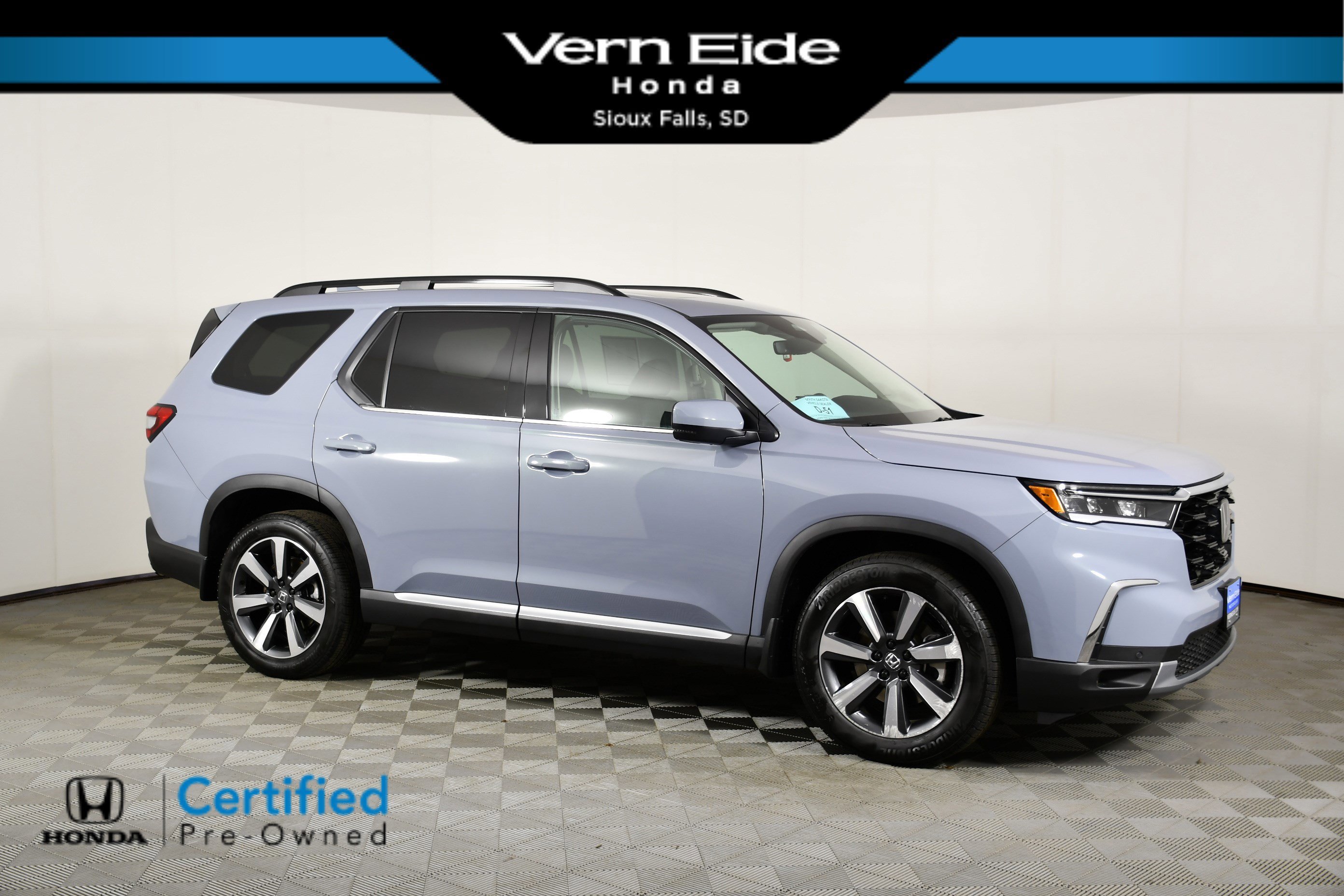 2025 Honda Pilot Touring AWD's photo