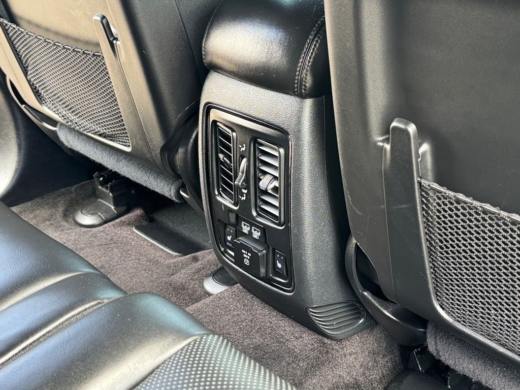 Used 2019 Diamond Black Jeep Overland image 22