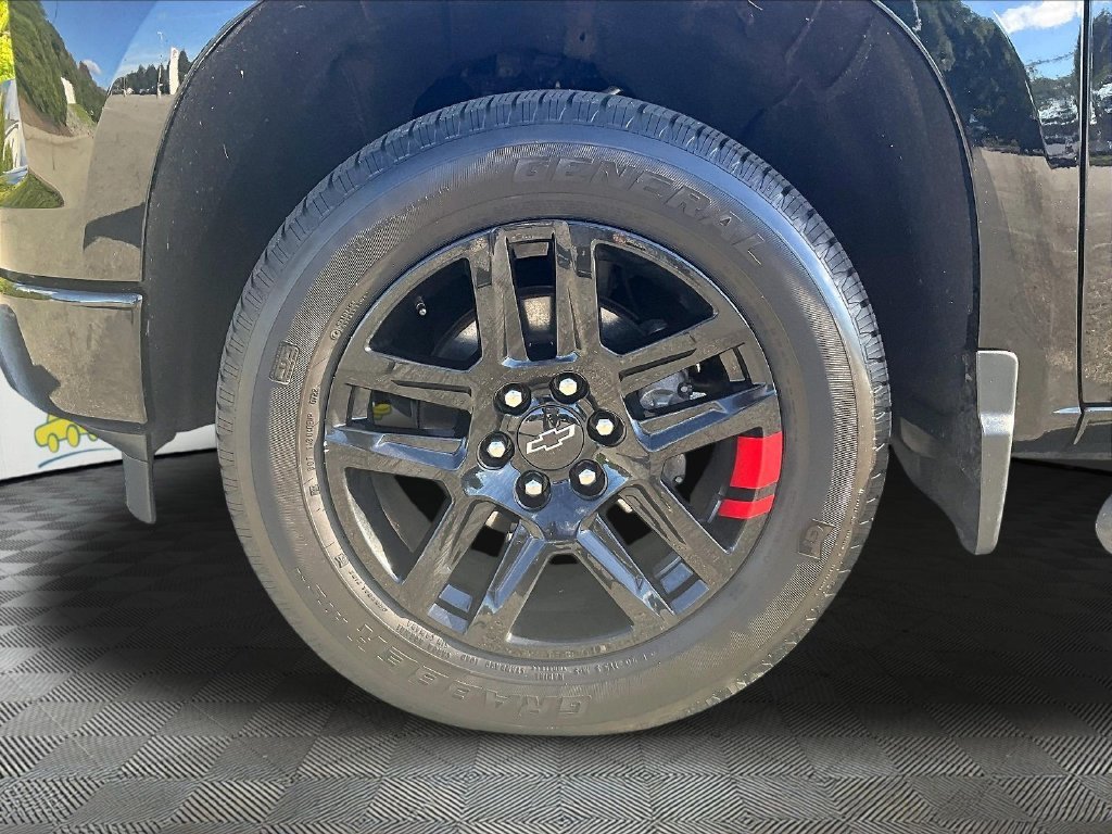 Used 2022 Black Chevrolet RST image 7