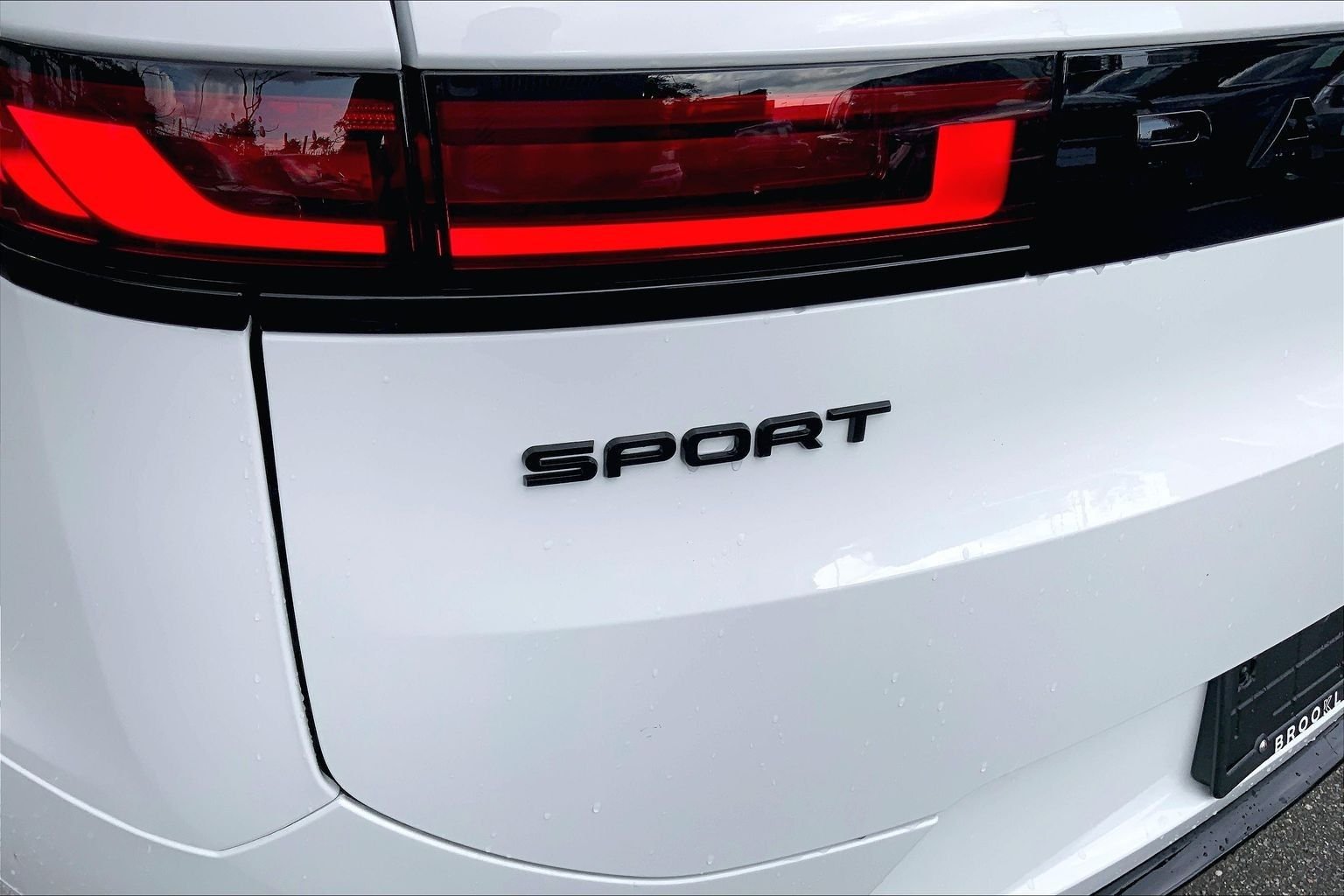 New 2026 Fuji White Land Rover Dynamic SE image 15