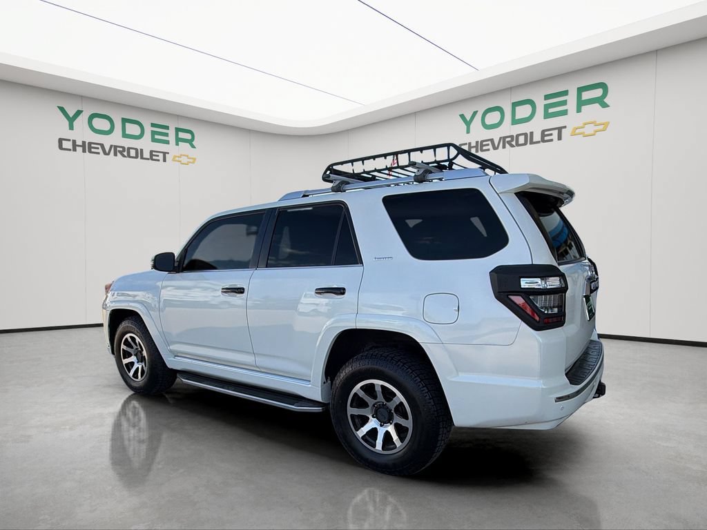 Used 2014  Toyota Limited image 9