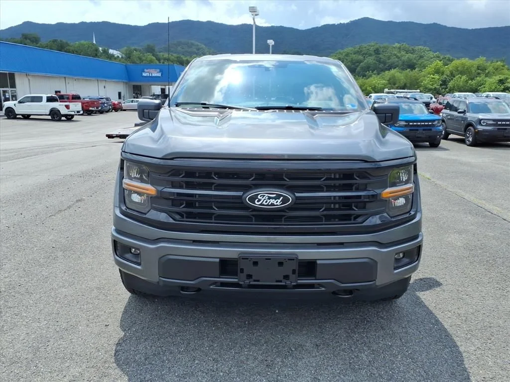 New 2026 Carbonized Gray Metallic Ford XLT image 9