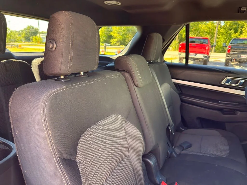 Used 2017 White Ford XLT image 30