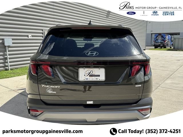 New 2025 Green Hyundai SEL image 4
